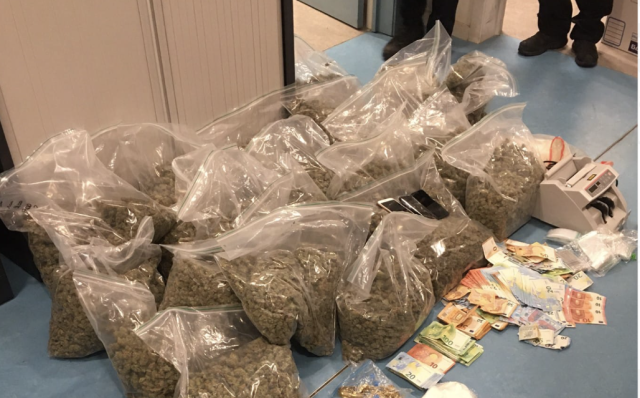 Drogue, alcool et argent : importante saisie opérée par la police de Liège