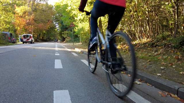 Les cyclistes applaudis sur le chemin du travail pour promouvoir l'usage du vélo