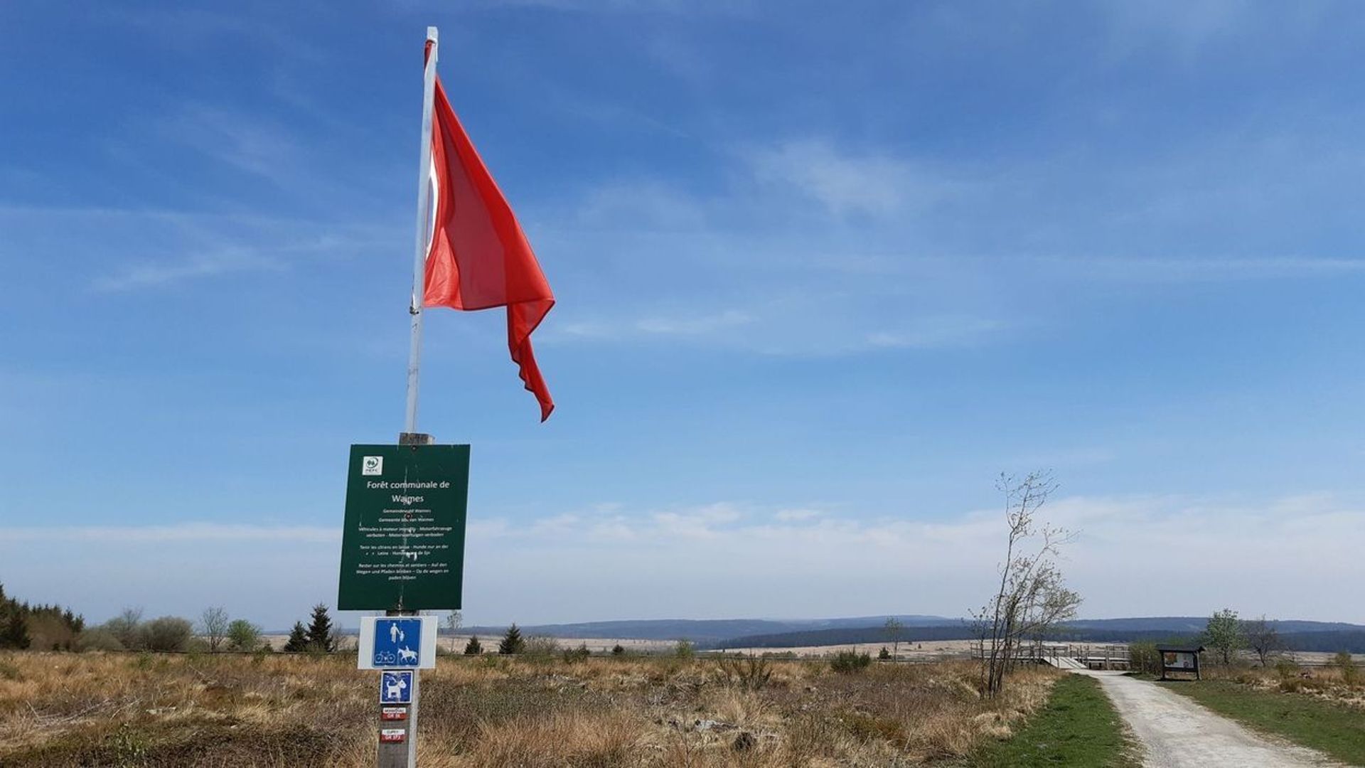 Le drapeau rouge hissé dans les Hautes Fagnes en raison du risque d'incendie