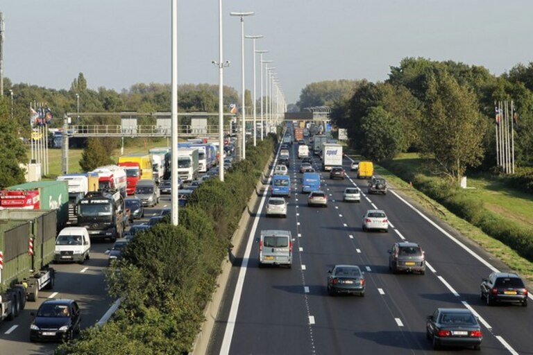 Les routes d'Anvers à Liège considérées comme prioritaires pour le transport militaire