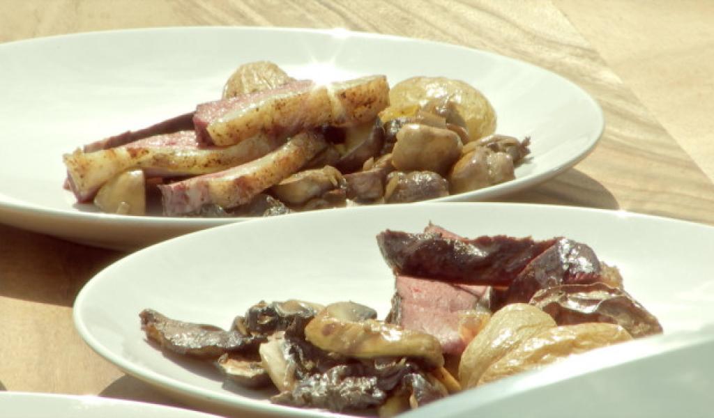 Le canard au saké accompagné de ses champignons