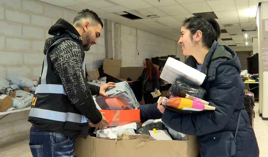 Vente de colis perdus aux Galeries St Lambert