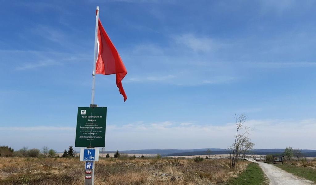 Le drapeau rouge hissé dans les Hautes Fagnes en raison du risque d'incendie