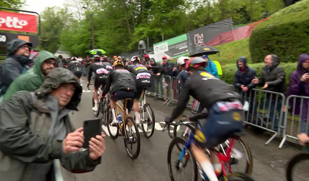 Flèche Wallonne: Une 40è arrivée au Mur de Huy, sous la pluie