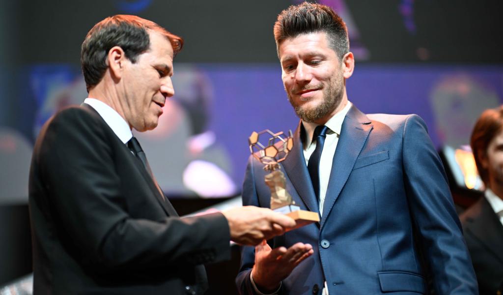 Pocognoli, "entraîneur de la saison" et heureux d'être primé: "Ça découle du collectif"