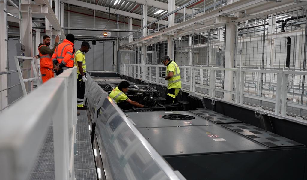 Tram en commun S7#35 : une nuit à la maintenance, entre nettoyage et réparations