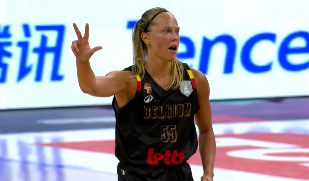 Julie Allemand, championne d'Europe avec les Cats : "C'est incroyable, on vit un rêve"