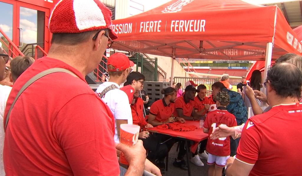 La foule au Standard de Liège pour le fan day