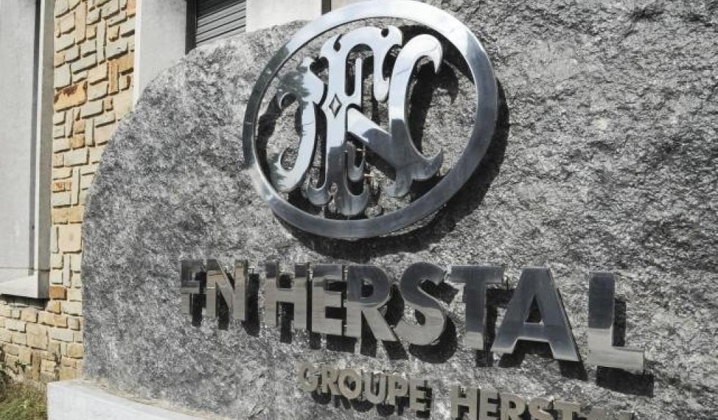 FN Herstal : les travailleurs se croisent les bras