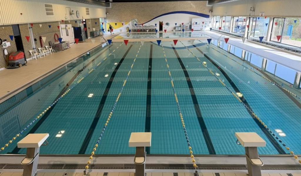 Après 3 semaines de fermeture, la piscine de Herstal a rouvert...