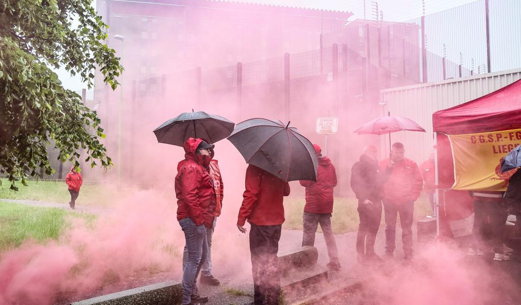 Grève dans les prisons soutenue par la direction générale des prisons !