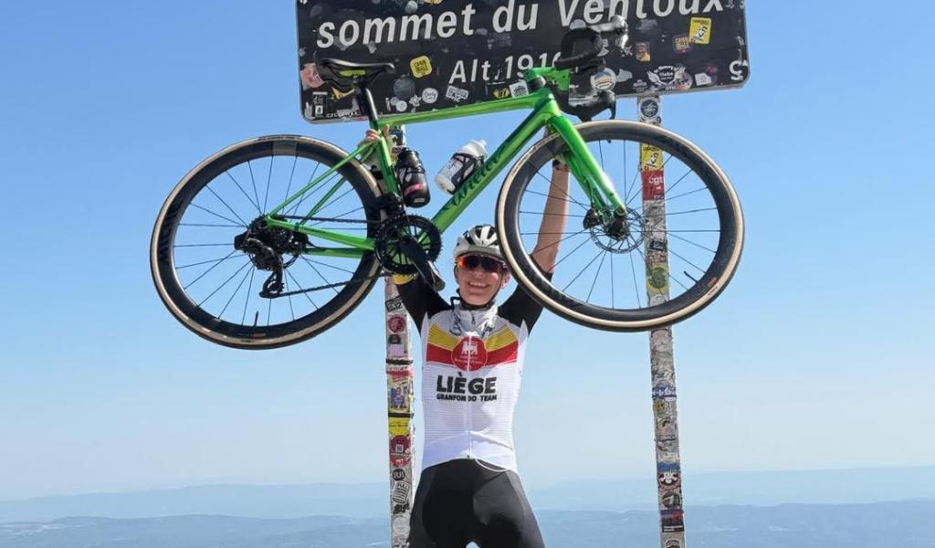 Elle a gravi le Mont Ventoux 15 fois en 5 jours ! Pari fou réussi pour Delphine Thirifays