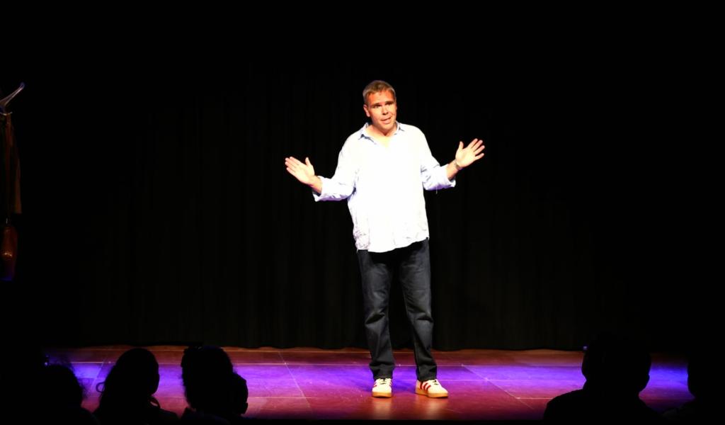 "Stable ... enfin à peu près" : spectacle intimiste et à succès