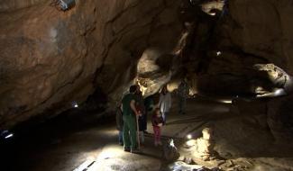 Exploration des grottes de Remouchamps : chacun son rythme