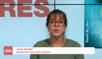 Boite à livres: Julie Dupont, Devant nos yeux (Auto-édition)