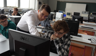 Un autre regard : Assistant de maintenance PC-Réseaux