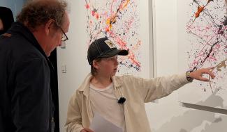 À seulement 10 ans, Jules expose dans une galerie d'art
