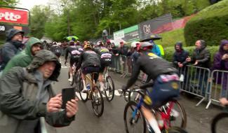 Flèche Wallonne: Une 40è arrivée au Mur de Huy, sous la pluie