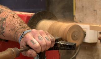 Amay : un artisan fait découvrir le tournage sur bois