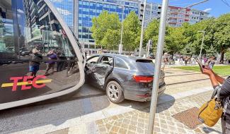 Nouvelle collision entre un tram et une voiture: la circulation a déjà repris