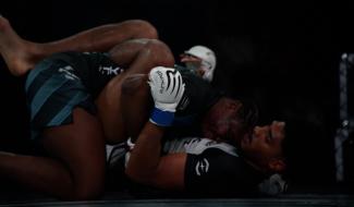 Des paniers à l’octogone : le Country Hall a vibré pour le MMA