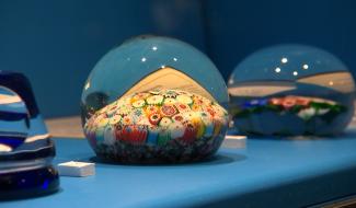 350 presse-papiers exposés au Trésor de la cathédrale