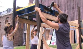 Micro Festival : les mains qui préparent la fête
