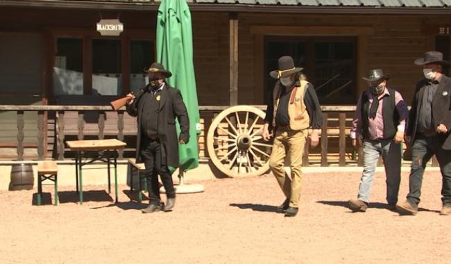 Western City: des Cowboys et des Indiens masqués à Chaudfontaine 