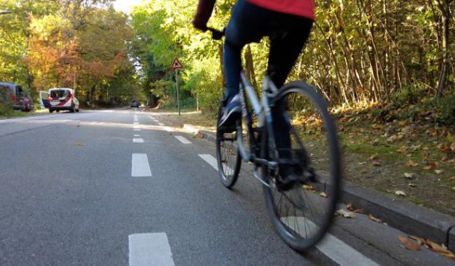 Les cyclistes applaudis sur le chemin du travail pour promouvoir l'usage du vélo