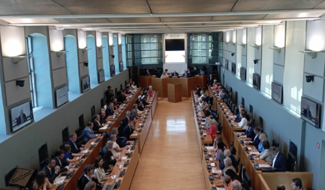 Solution financière pour Mons, Liège et Charleroi... à condition de faire des économies