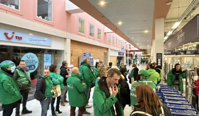Herstal : mouvement de mauvaise humeur du personnel de l'hyper-carrefour. Impossible d'y faire ses courses