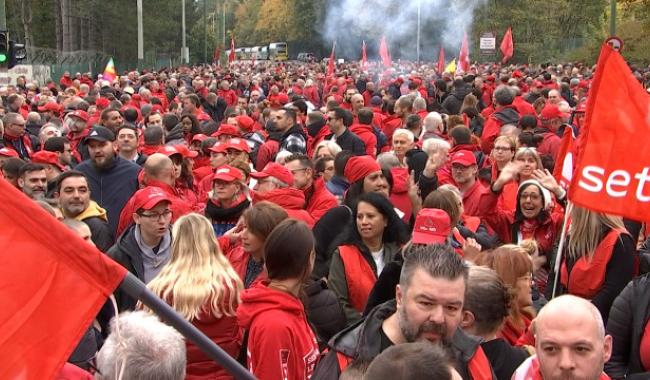 Les patrons appellent les syndicats "au sens de l'Etat"