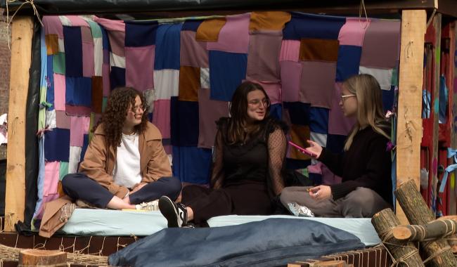 "Cabanes" une expo par des étudiants et professeurs de l'ESA Saint-Luc