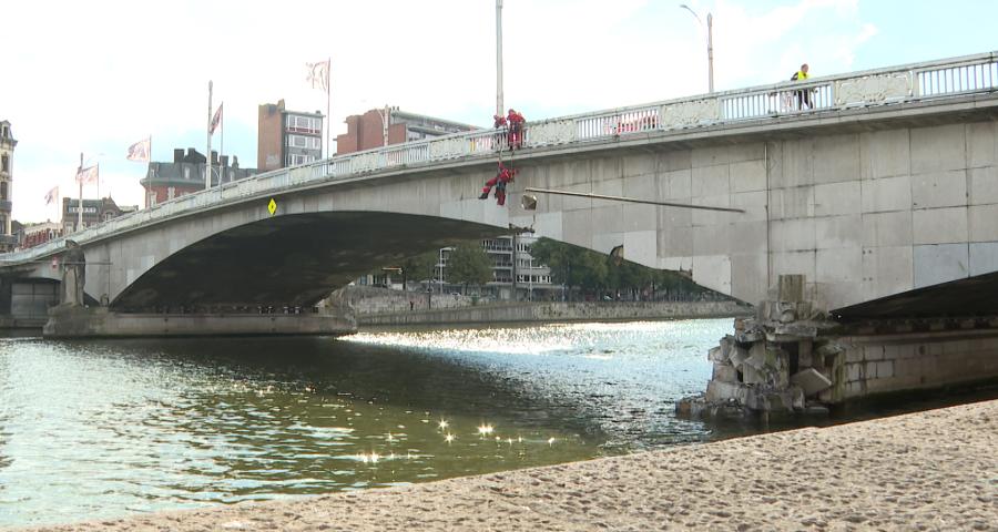 Le pont des arches perd une statue