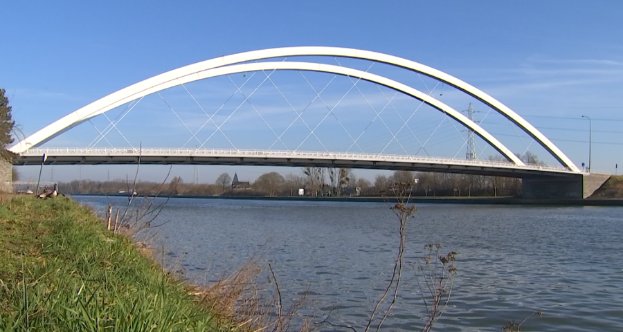 Rehaussement des ponts du canal Albert