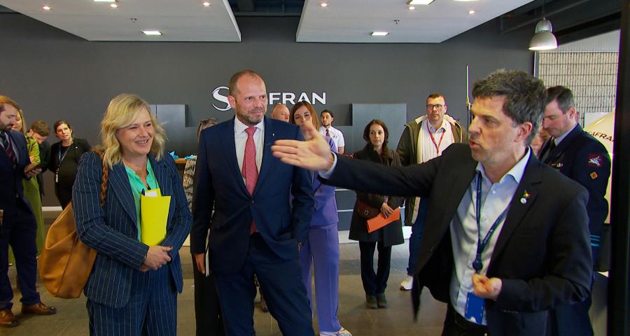 Visite ministérielle chez Safran Aero Boosters