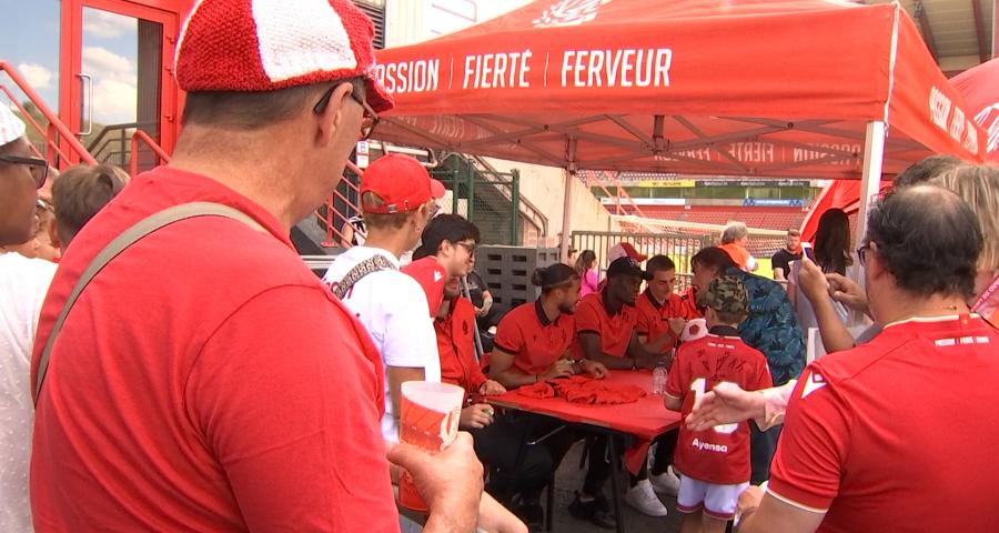 La foule au Standard de Liège pour le fan day