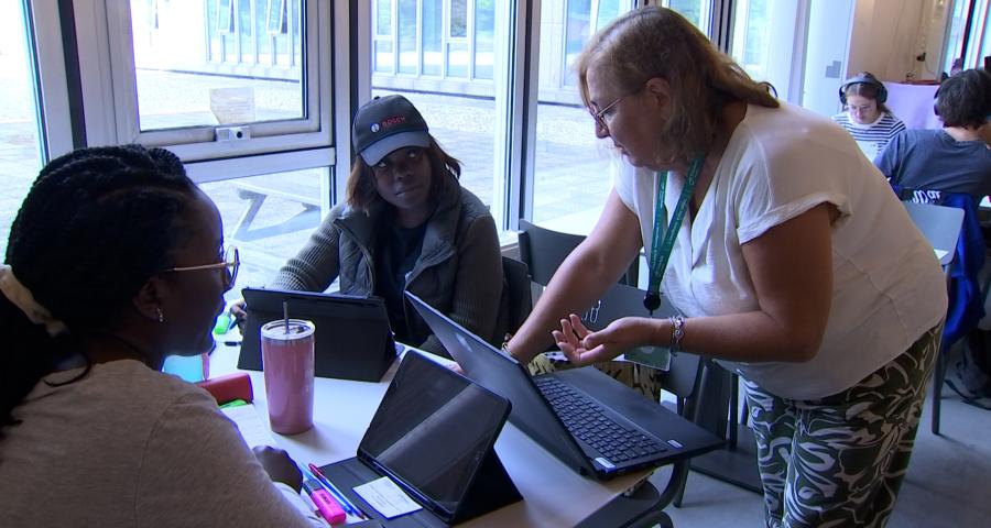 Les étudiants en blocus à l'hôpital de la Citadelle