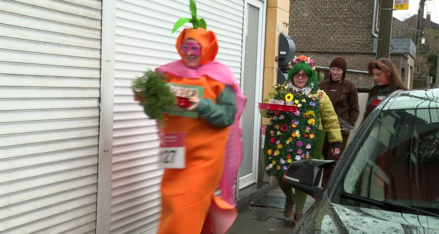 La course folklorique des garçons de café renait au carnaval d'Amay