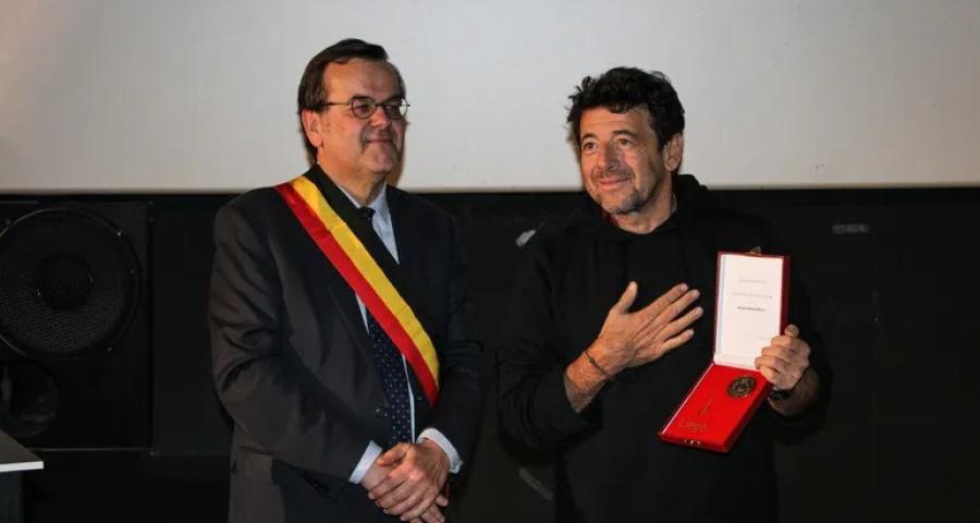 Patrick Bruel n'est pour l'instant plus citoyen d'honneur liégeois
