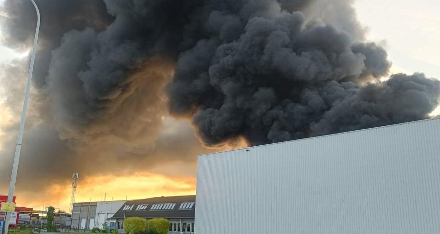 Herstal: un incendie dans un entrepôt du zoning des Hauts-Sarts