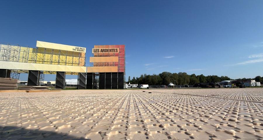 Nouvelles tôles pour le sol des Ardentes