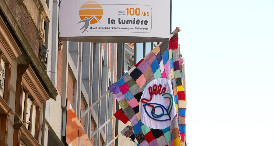 Surdicécité : des drapeaux pour rendre visible l'invisible