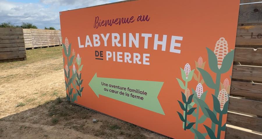 La ferme Le Maire à Verlaine rassemble autour d'un labyrinthe