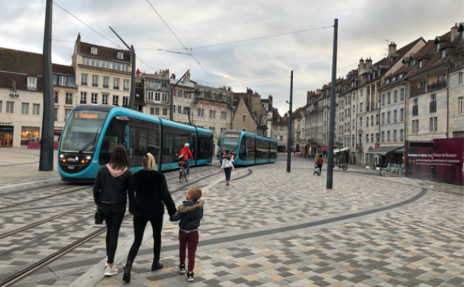 Tram En Commun S2#7 : la vie avec le tram, à Besançon 