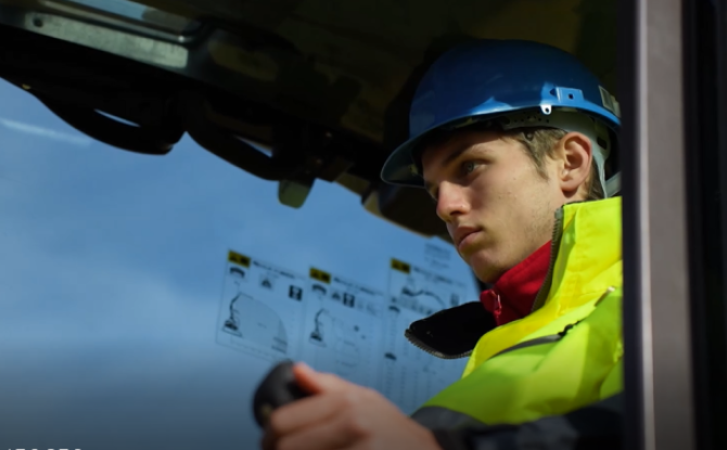 Un autre regard: Formation conducteur·trice d'engins de chantier