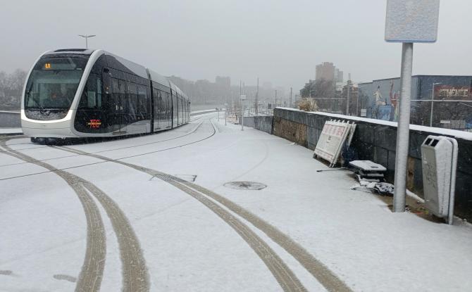 Tram en commun S7#16 : Un tram en hiver