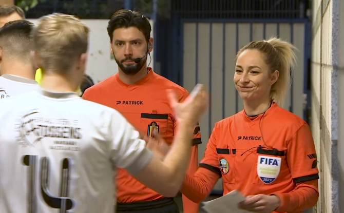 Notre collègue Mélissa Lejear a reçu son badge FIFA 2025