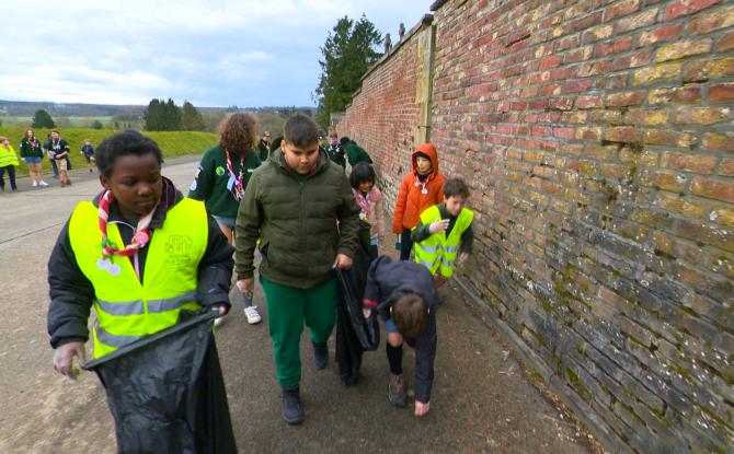 Les scouts nettoient 1000km de déchets ce weekend