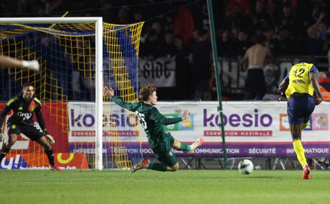 Le Standard s'incline 3-0 à l'Union et fait une croix sur les plays-offs 1